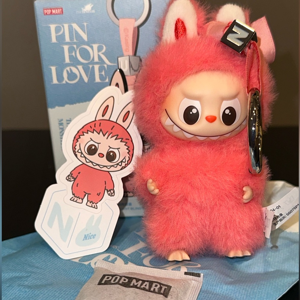 POPMART Pin For Love Letter “N”